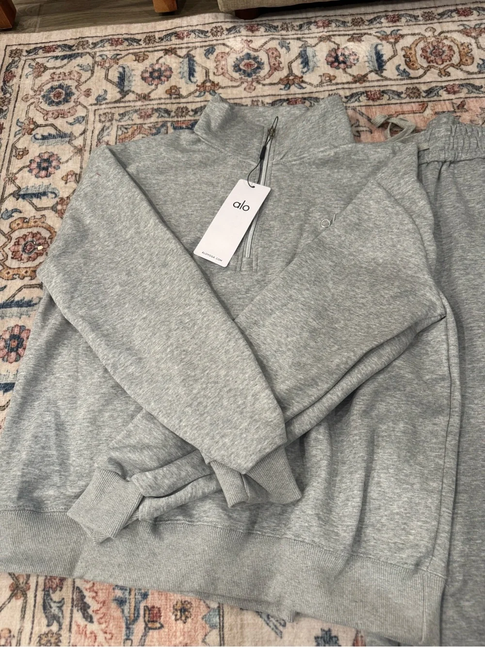 ALO Yoga Gray quarter zip & Jogger Set